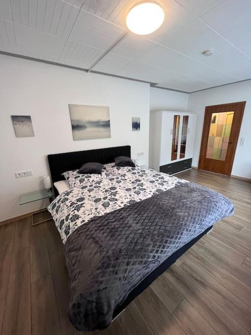 Modern Und Rustikal Mit Kamin Ferienwohnung Kohlert Бад Берлебург Екстериор снимка